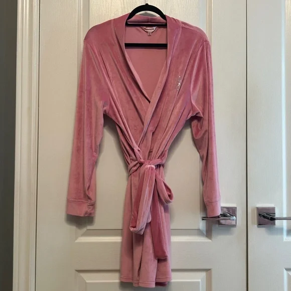 Pink Juicy Couture Robe - Picture 2 of 7